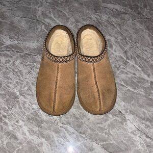 UGG Tasman ll Chestnut Suede Kids Girls Slippers